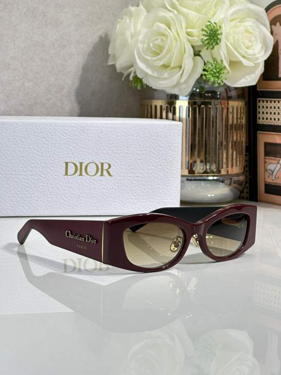 Picture of Dior Sunglasses _SKUfw77097920fw